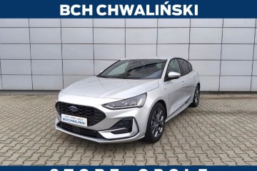 podgrzewana przednia szyba, led, navi, opony wielosezonowe